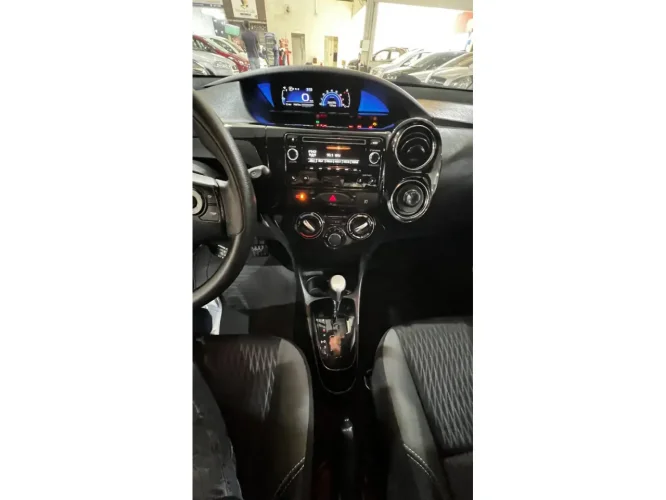 TOYOTA Etios Hatch 1.5 16V 4P FLEX XS AUTOMTICO, Foto 7