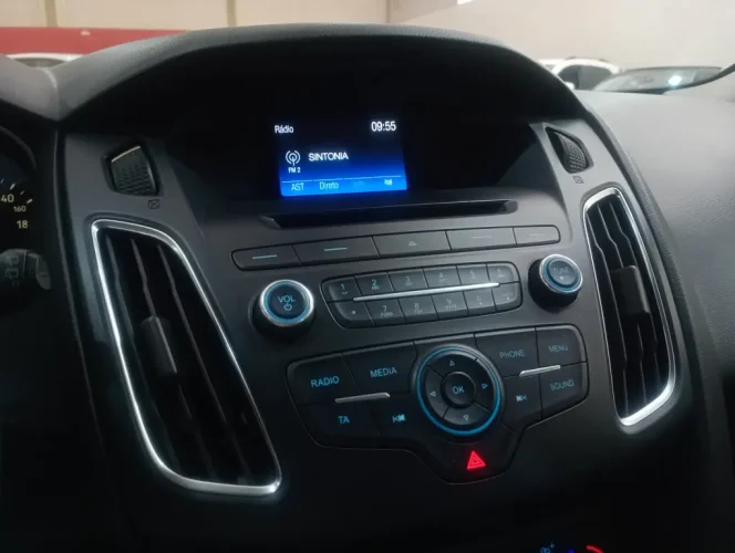 FORD Focus Hatch 2.0 16V 4P FLEX SE AUTOM�TICO, Foto 13