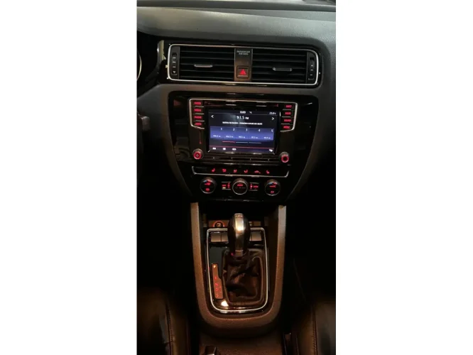VOLKSWAGEN Jetta 2.0 4P TSI HIGHLINE 211 CV AUTOM�TICO, Foto 13