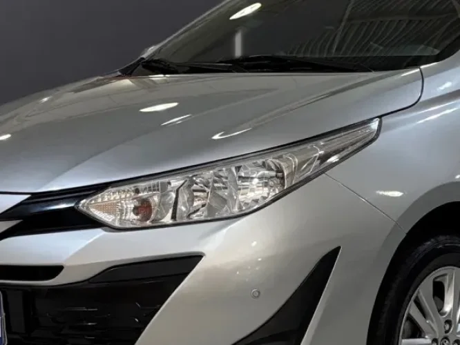 TOYOTA Yaris Sedan 1.5 16V 4P FLEX XL, Foto 2