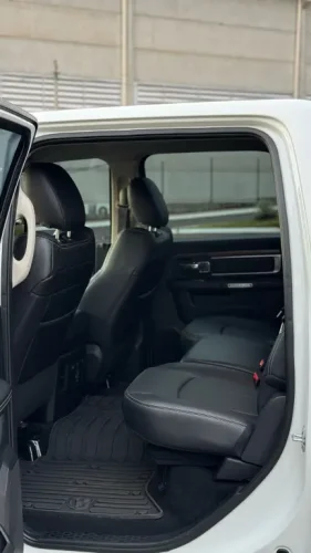 RAM 1500 5.7 V8 CLASSIC LARAMIE CABINE DUPLA 4X4 AUTOMTICO, Foto 16