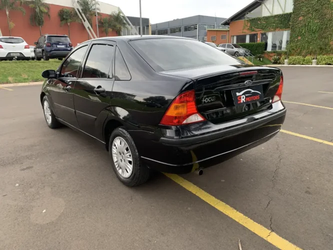 FORD Focus Sedan 1.6 4P GLX, Foto 8