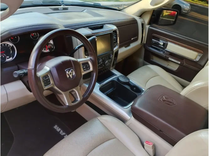 RAM 2500 6.7 I6 24V SLT CABINE DUPLA TURBO DIESEL LARAMIE 4X4 AUTOM�TICO, Foto 6