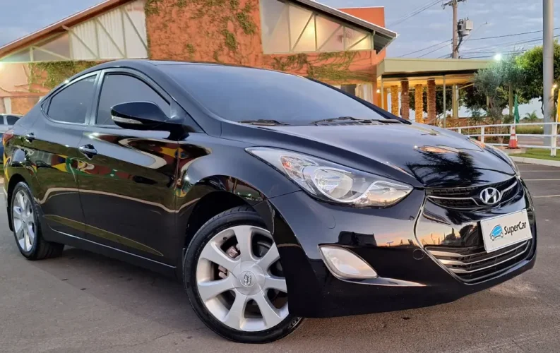 HYUNDAI Elantra 1.8 16V 4P GLS AUTOM�TICO, Foto 3