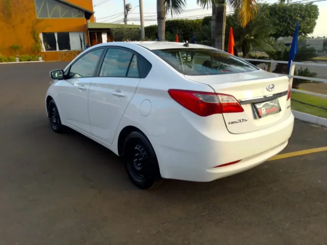 HYUNDAI HB 20 Sedan 1.6 16V 4P FLEX COMFORT PLUS, Foto 3