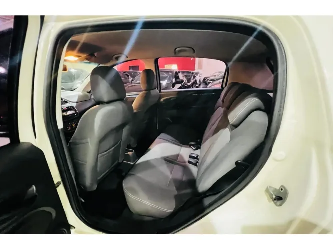 FIAT Punto 1.4 4P ATTRACTIVE FLEX, Foto 8