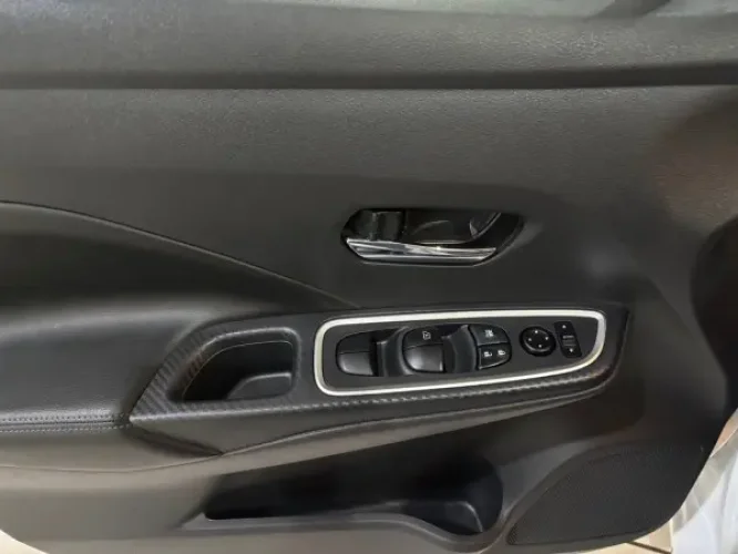 NISSAN Versa Sedan 1.6 16V 4P FLEX EXCLUSIVE XTRONIC AUTOM�TICO CVT, Foto 13