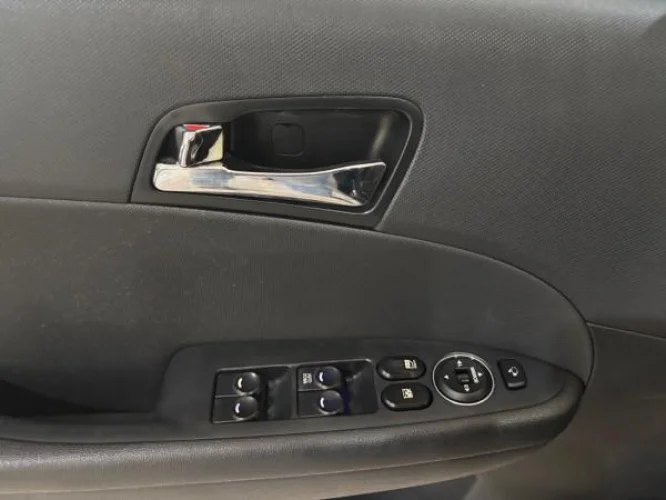 HYUNDAI I30 2.0 16V 4P AUTOM�TICO, Foto 13