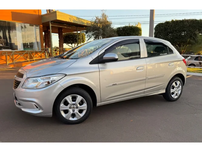 CHEVROLET Onix Hatch 1.0 4P FLEX LS, Foto 3