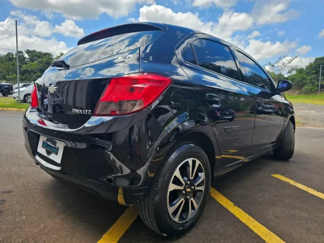 CHEVROLET Onix Hatch 1.4 4P FLEX LTZ, Foto 5