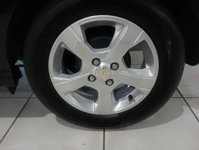 CHEVROLET Onix Hatch 1.4 4P FLEX LT, Foto 4