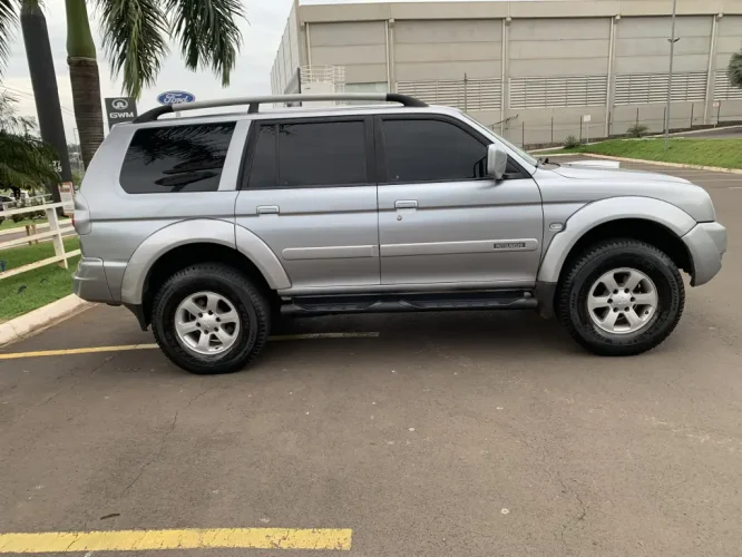 MITSUBISHI Pajero Sport 3.5 V6 24V 4P 4X4 HPE FLEX AUTOM�TICO, Foto 3