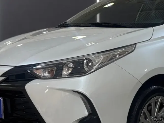 TOYOTA Yaris Sedan 1.5 16V 4P FLEX XS CONNECT MULTIDRIVE AUTOM�TICO CVT, Foto 2