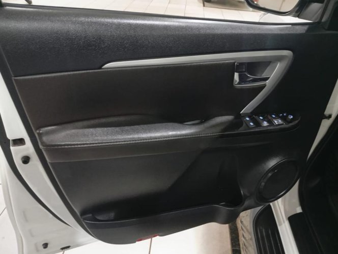 TOYOTA Hilux SW4 2.7 16V 4P FLEX SRV 7 LUGARES AUTOM�TICO, Foto 6