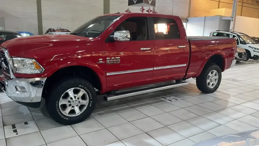 RAM 2500 6.7 I6 24V SLT CABINE DUPLA TURBO DIESEL LARAMIE 4X4 AUTOMTICO, Foto 2