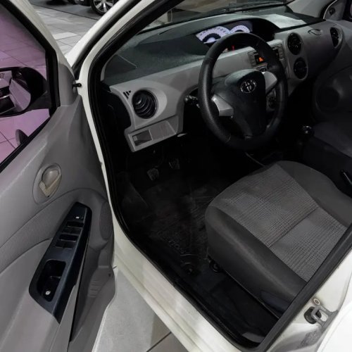 TOYOTA Etios Hatch 1.3 16V 4P FLEX XS, Foto 7