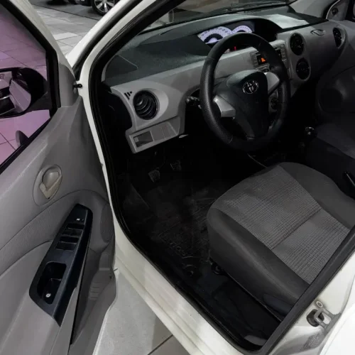TOYOTA Etios Hatch 1.3 16V 4P FLEX XS, Foto 7