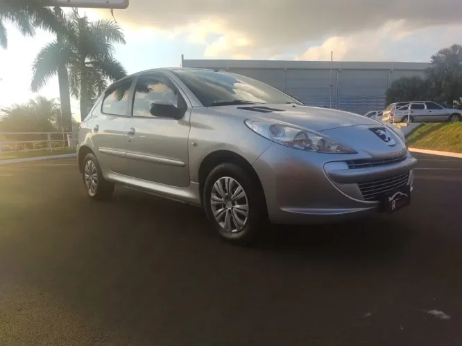 PEUGEOT 207 Hatch 1.4 4P XR FLEX, Foto 2