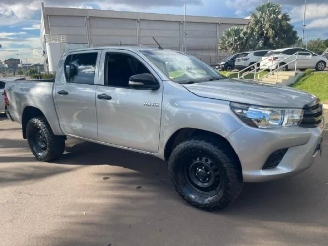 TOYOTA Hilux Caminhonete 2.8 4P 4X4 DIESEL CABINE DUPLA, Foto 3