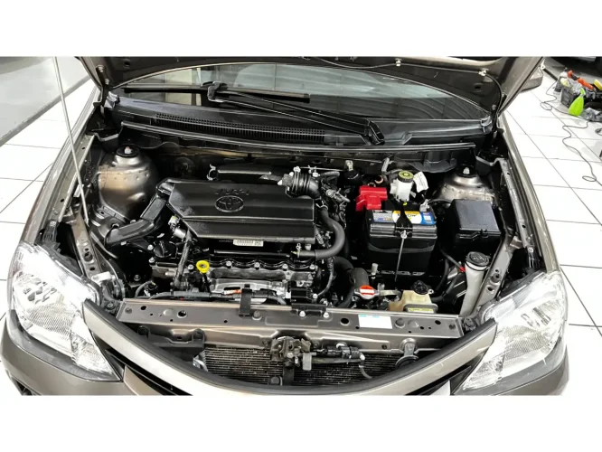 TOYOTA Etios Hatch 1.5 16V 4P FLEX XS AUTOMTICO, Foto 4
