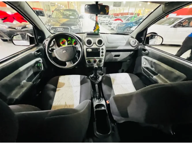 FORD Fiesta Hatch 1.6 4P FLEX, Foto 9