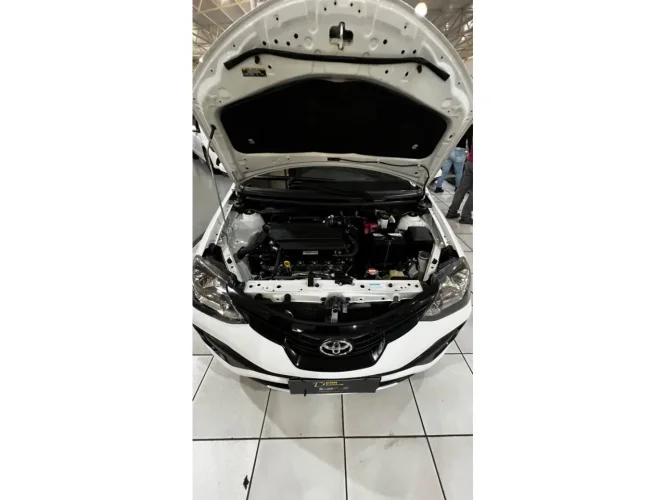 TOYOTA Etios Hatch 1.3 16V 4P FLEX X, Foto 6