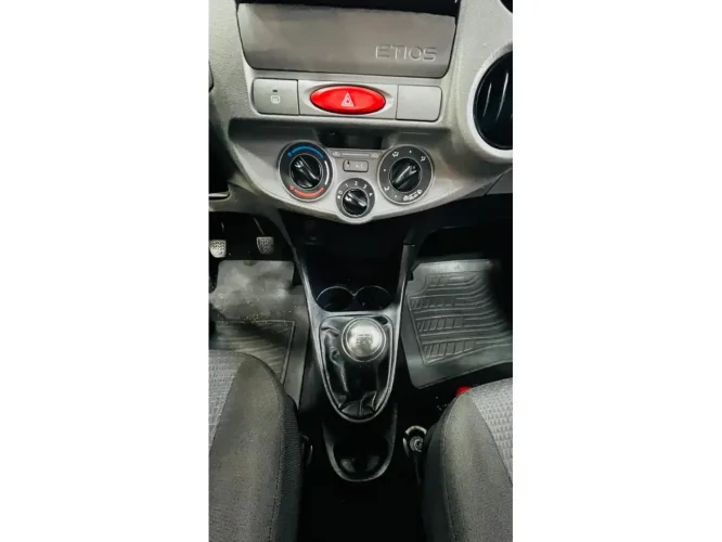 TOYOTA Etios Hatch 1.3 16V 4P FLEX X, Foto 11