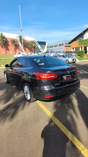 FORD Focus Sedan 2.0 16V 4P FLEX TITANIUM PLUS POWERSHIFT AUTOM�TICO, Foto 4