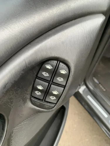 FORD Focus Sedan 1.6 4P GLX, Foto 3