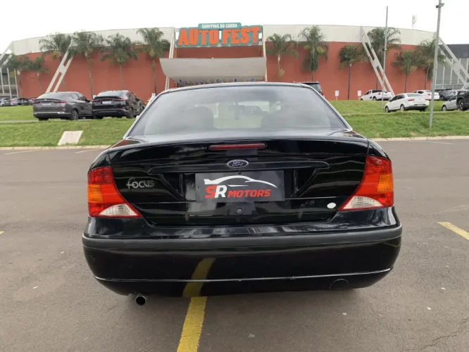 FORD Focus Sedan 1.6 4P GLX, Foto 7