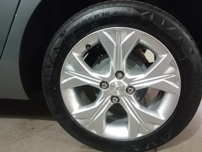CHEVROLET Onix Hatch 1.0 4P FLEX LTZ TURBO AUTOMTICO, Foto 4