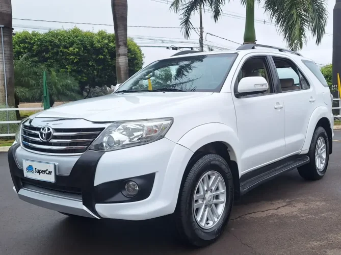 TOYOTA Hilux SW4 2.7 16V 4P SR FLEX AUTOM�TICO, Foto 1