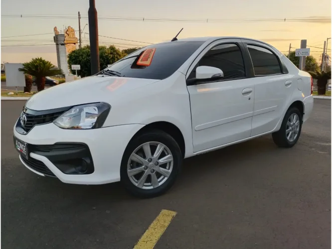 TOYOTA Etios Sedan 1.5 16V 4P FLEX X PLUS AUTOM�TICO, Foto 3