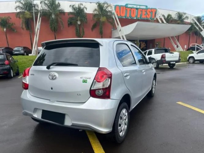 TOYOTA Etios Hatch 1.3 16V 4P FLEX X, Foto 4