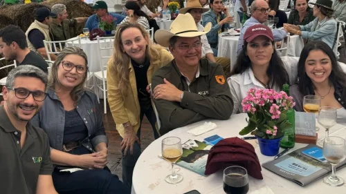 Diretoria do GPB prestigia o sucesso do Leilo Brangus HP: Encontro marca avanos na gentica e valorizao da pecuria