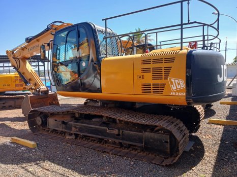 Escavadeira JCB JS200 LC 2013 - R$240.000,00