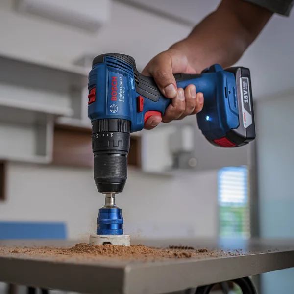 PARAFUSADEIRA E FURADEIRA 18V GSB 185LI MALETA + BATERIA