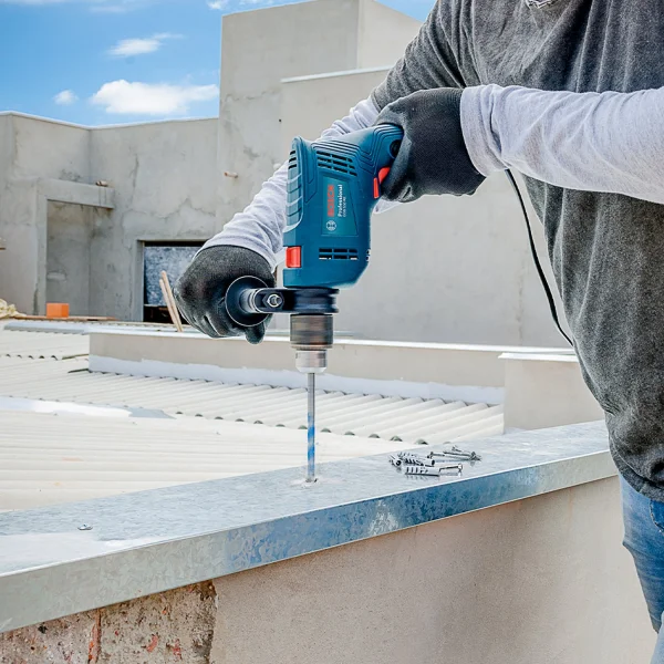 BOSCH FURADEIRA DE IMPACTO GSB 550 RE + 14 BROCAS