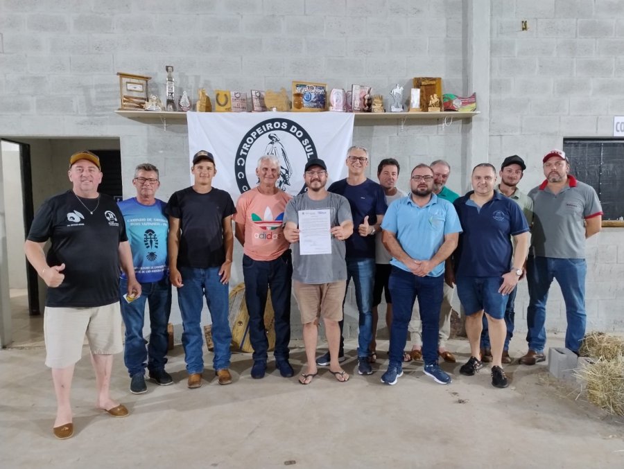 TROPEIROS DO SUL PODEM ENTRAR PARA A HIST�RIA DO CAMINHO DE SANTIAGO DE DOIS VIZINHOS