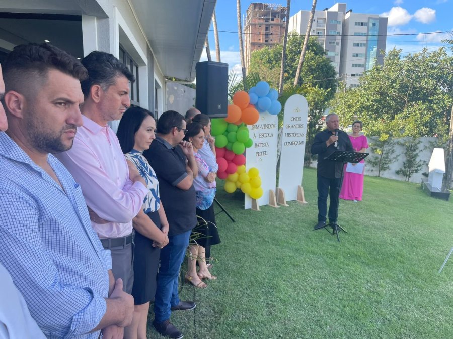 PREFEITO PARTICIPA DA INAUGURA��O DA ESCOLA BATISTA BETEL