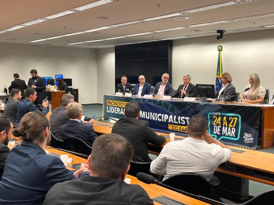 C�TIA BONIN REPRESENTA DOIS VIZINHOS EM EVENTO NACIONAL EM BRAS�LIA
