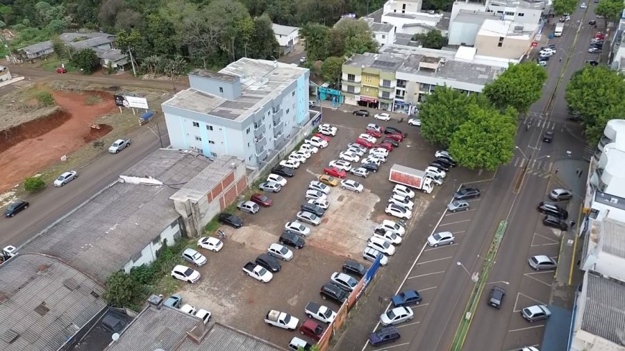 TERRENO PARADO PODE VIRAR OPORTUNIDADE: ESTACIONAMENTO GARANTE IPTU ZERO EM 2026
