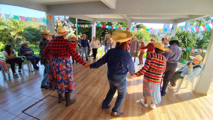 CENTRO DE CONVIV�NCIA DO IDOSO ENCERRA SEMESTRE COM FESTA JULINA