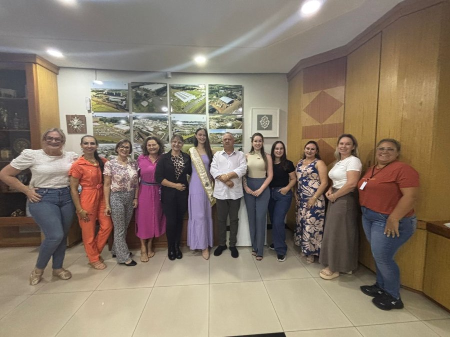 MISS TEENAGER DOIS VIZINHOS REPRESENTAR� O MUNIC�PIO EM CONCURSO ESTADUAL EM MARING�