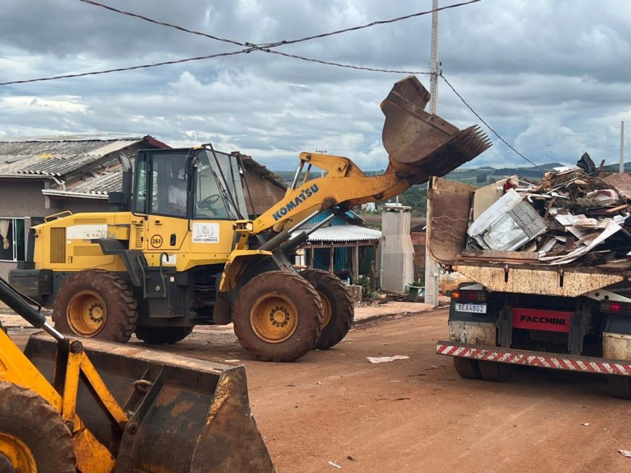 DOIS VIZINHOS ESTENDE A M�O A RIO BONITO DO IGUA�U