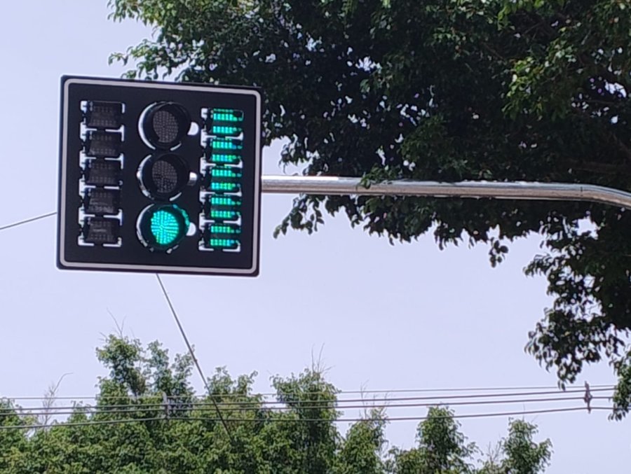 DOIS VIZINHOS MODERNIZA SISTEMA DE TR�NSITO COM SEM�FOROS INTELIGENTES E NOVA REDE DE MONITORAMENTO