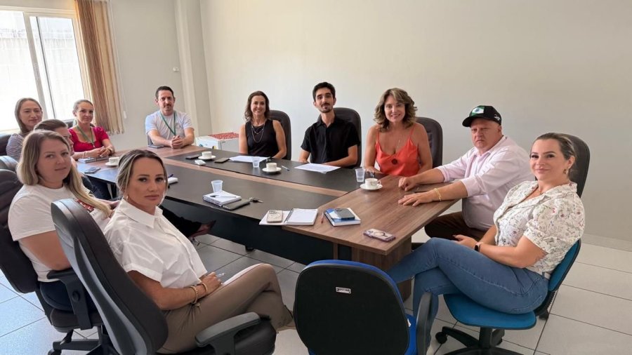 VISITA T�CNICA REFOR�A PARCERIA ENTRE DOIS VIZINHOS E O ESTADO NA �REA SOCIAL
