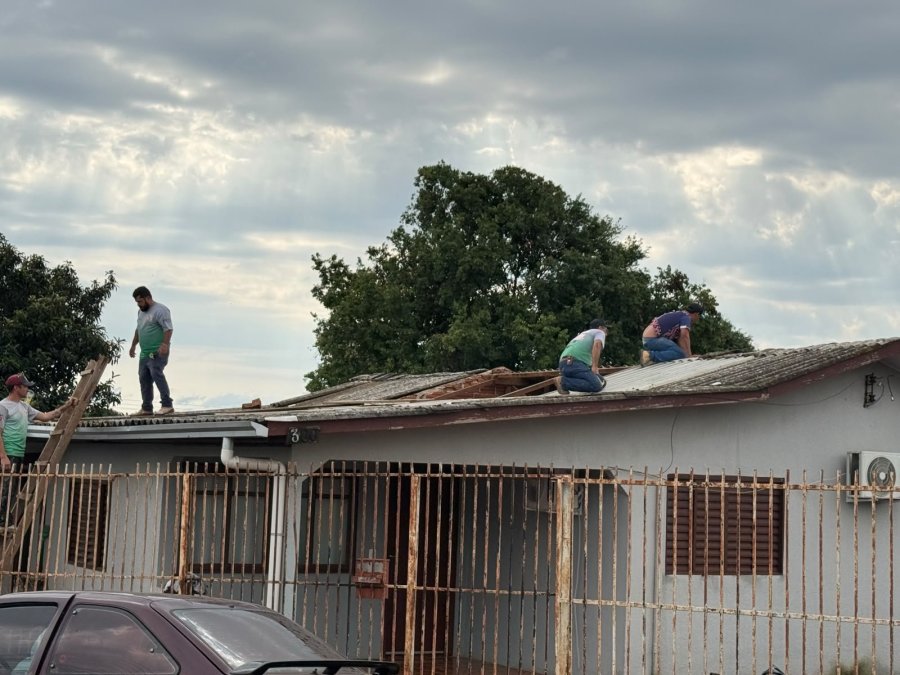TEMPORAL CAUSA ESTRAGOS EM DOIS VIZINHOS E MOBILIZA FOR�A-TAREFA PARA ATENDER FAM�LIAS ATINGIDAS