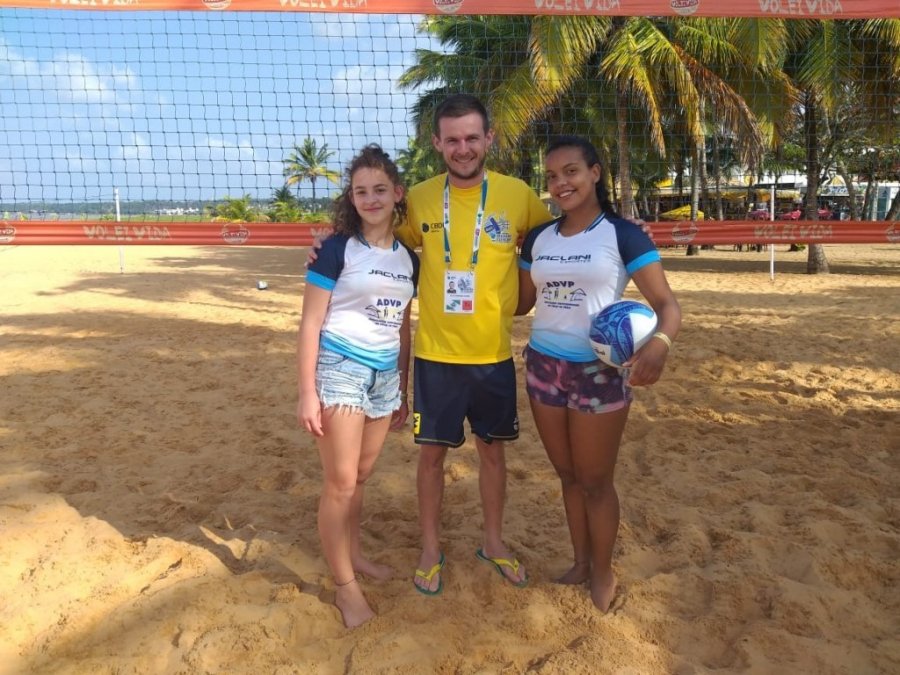 Atletas Duovizinhenses no Campeonato Brasileiro Escolar de V�lei de Praia Em Jo�o Pessoa.