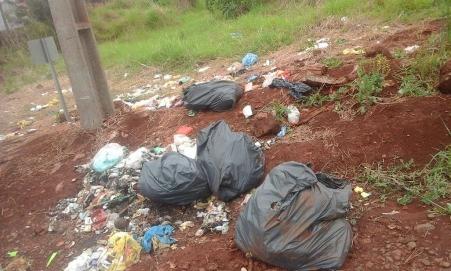 Vigil�ncia Investiga Respons�veis por Descartar Lixo Em Local Inadequado
